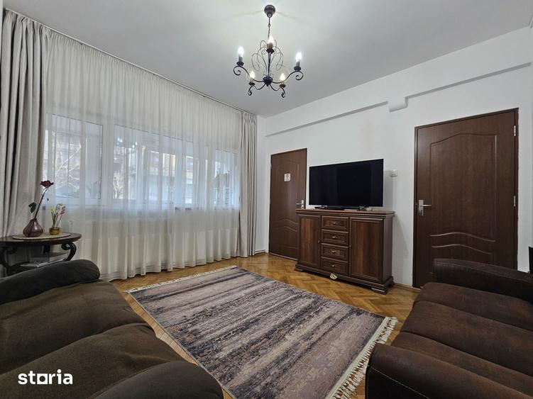 Apartament cu 3 camere semidecomandat în Eminescu