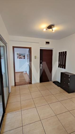 Apartament cu 3 camere decomandat, mobilat în Vasile Aaron