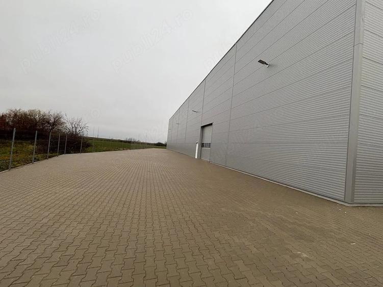 Spațiu comercial, de 2,150 mp, în Central