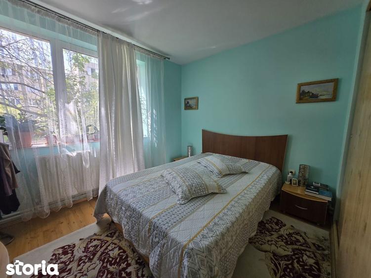 Apartament cu 3 camere de vanzare - B dul 1 Mai - 10