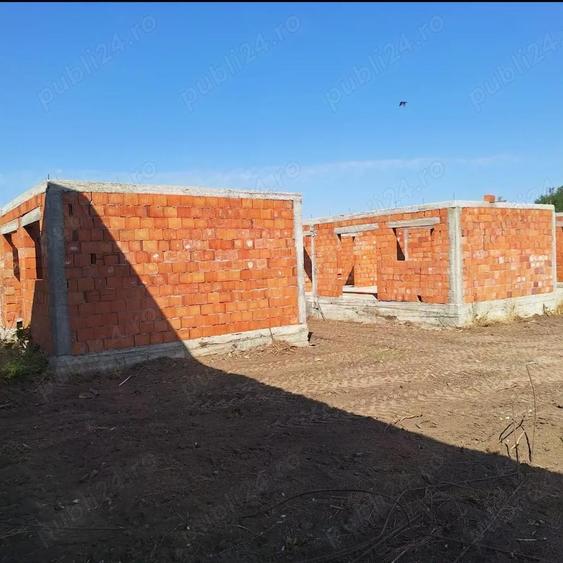 Se vinde casa la ro?u - 1