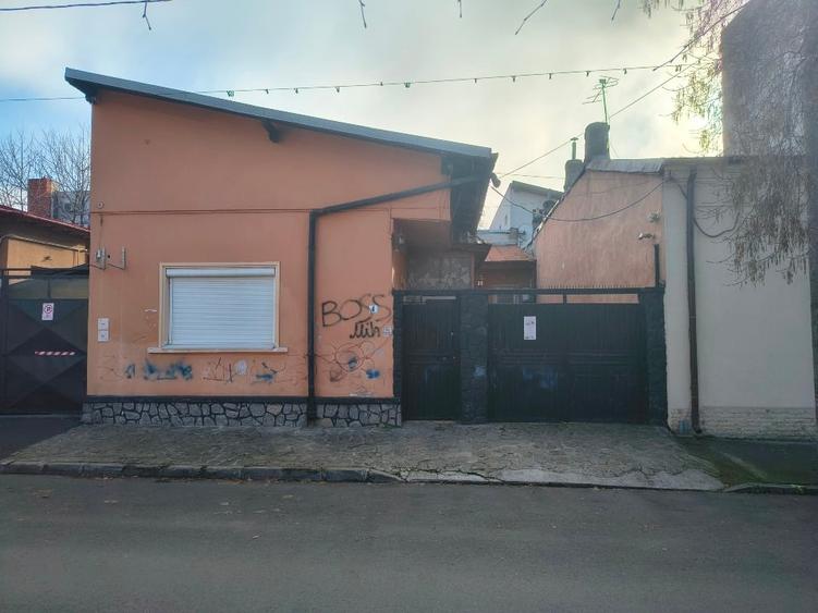 Vanzare direct de la proprietar - casa curte sector 1 - 2