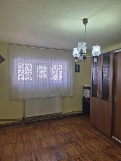 Locuință cu priveliște: Casă bifamilială într-o locație liniștită!!!Privat!!! - 10