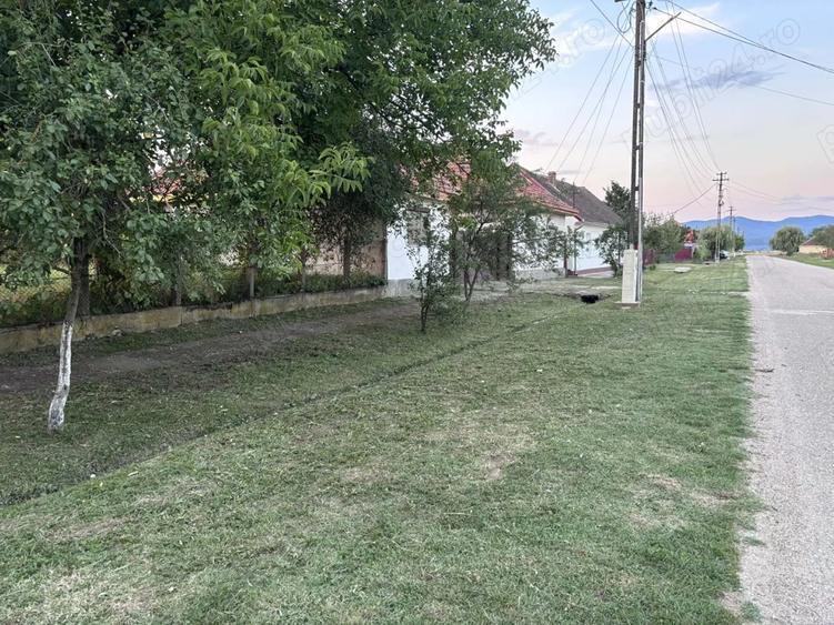 Vand casa 3 camere plus anexa - 1