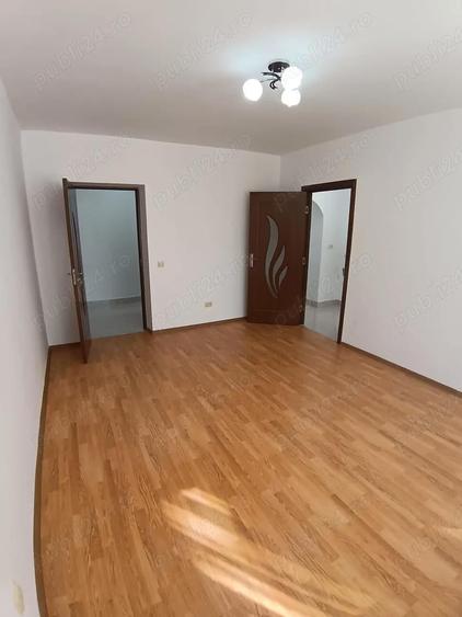 Apartament 2 camere nemobilat, recent renovat, etajul 4, zona bd dacia piatra neamt - 3