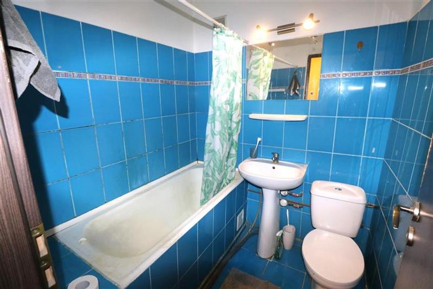 Apartament cu 1 camera , zona Circumvalatiunii - 9