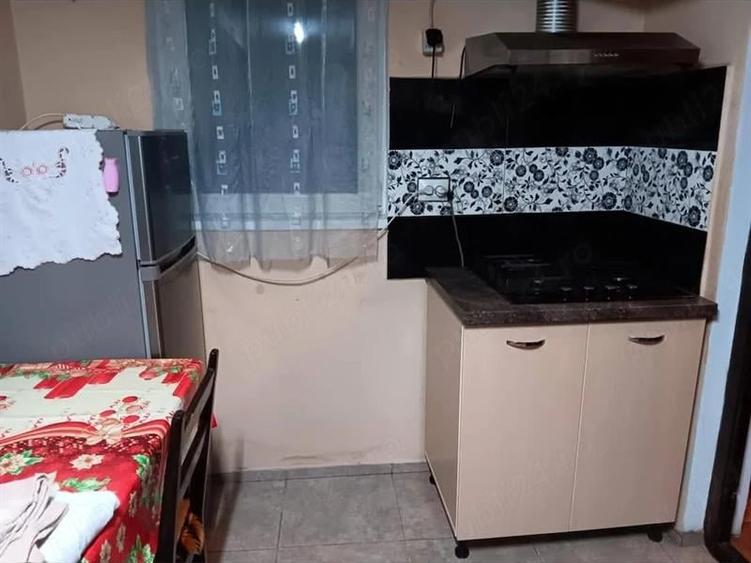 Casă individuală cu 5 camere cu Teren 680 Mp în Central