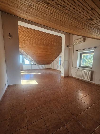 Casă individuală cu 5 camere cu Canalizare în Herăstrău
