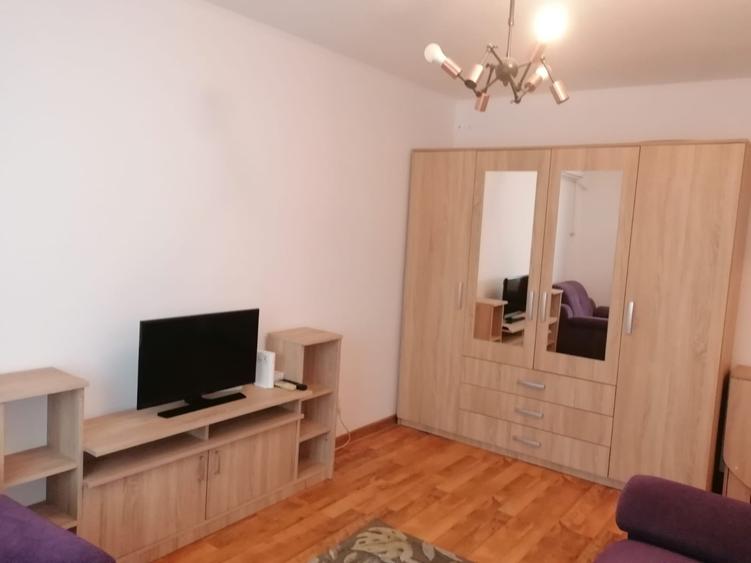 Garsoniera decomandata la cheie, mobilata - utilata, centrala proprie - 2