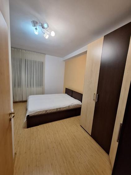 Închiriez apartament mobilat si utilat zugrăvit aer condiționat loc parcare - 2