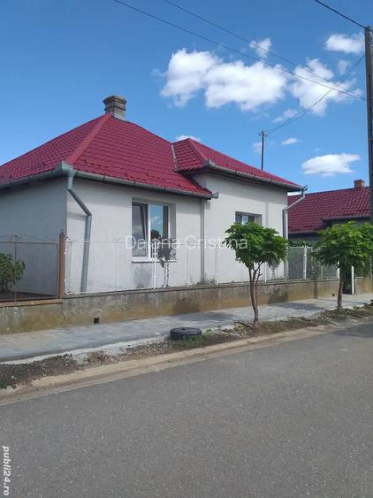 Casa si gradina Petre?ti