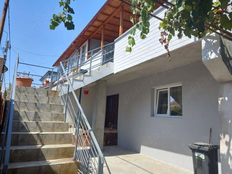 Vand apartament situat intr-o vila langa Peco Agigea , 84.0000 - 6