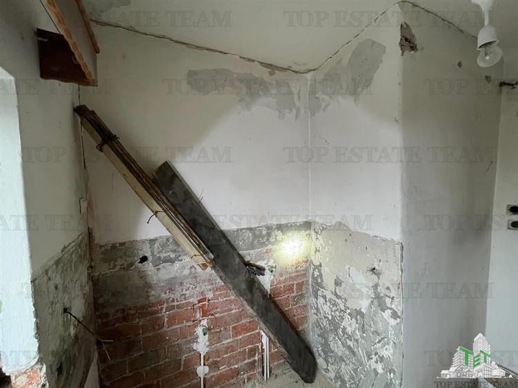 2 garsoniere adiacente la rosu pe Calea Grivitei, etaj 4 - 3