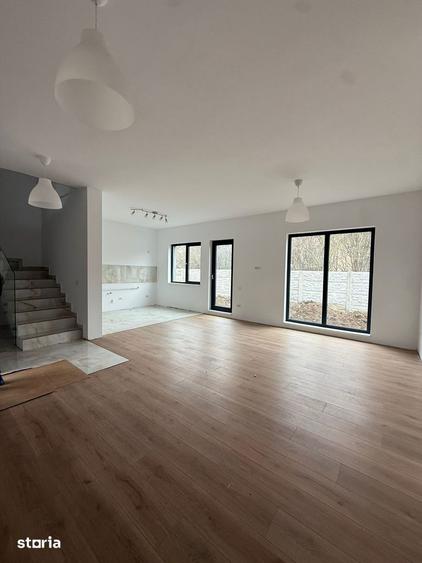 Vila 4 camere/ 3 bai/dormitor matrimonial/Raul Doamnei/2locuri parcare - 1