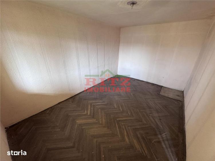 Nou! Casa+teren S=2812 mp, D=20 ml, Piatra-Olt! - 2