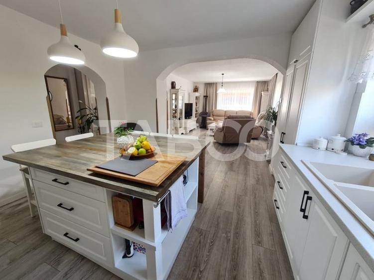 Vila cu piscina de vanzare in Sebes zona centrala - 1