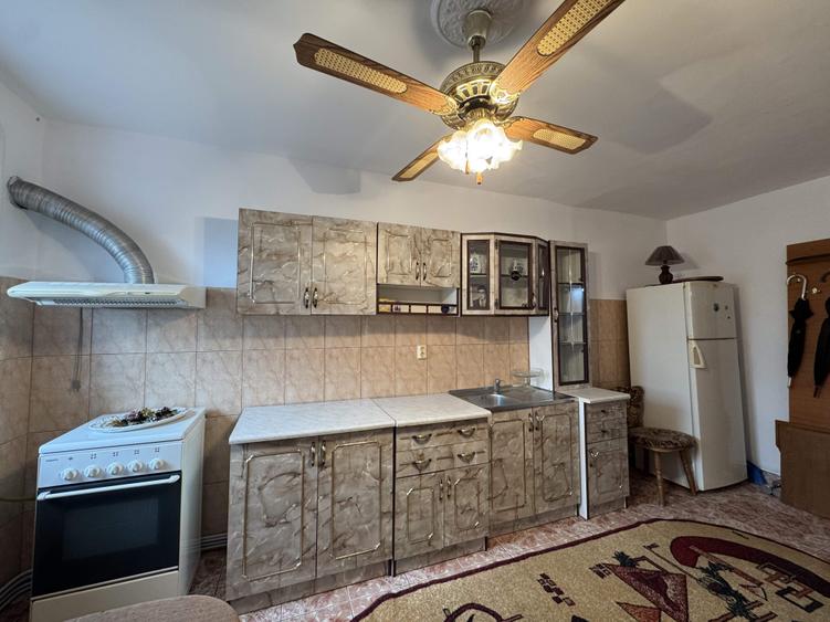 2 cam. 55 mp, decomandat, et.4, str. Manastirii - 12