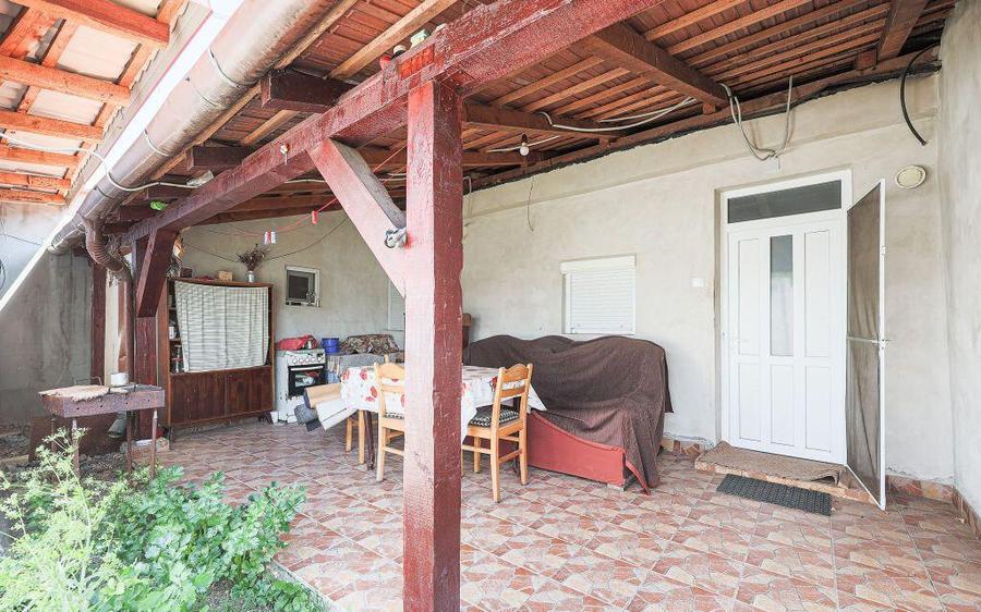 Rezervat Casa renovata cu 3 camere din caramida in ... - 3