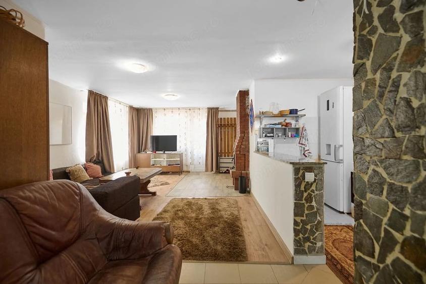 Casă cu 5 camere cu Teren 6412 Mp în Dâmbovicioara