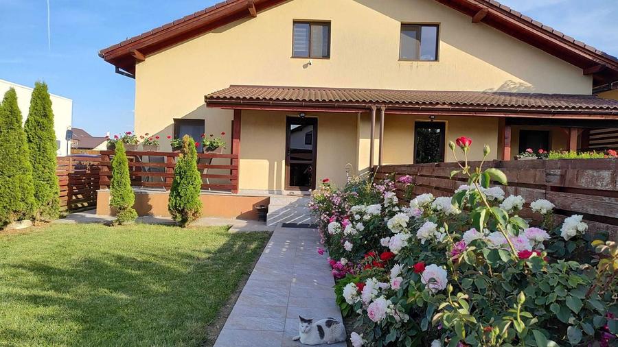 Proprietar vand Casa spatioasa mobilata Sanpetru Cartier rezidential - 5