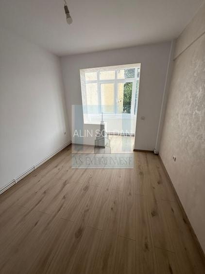 Apartament 4 camere renovat complet, etj. 1/4 - zona Tractorul Apartament 4 camere renovat complet, etj. 1/4 - zona Tractorul