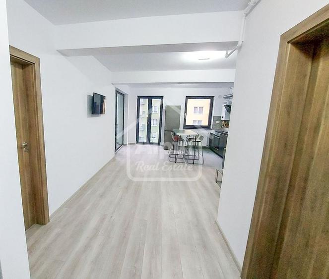 Apartament cu 2 camere decomandat, mobilat în Tractorul
