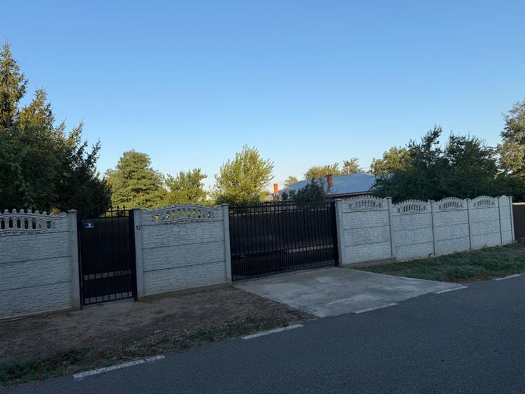 Casă cu 4 camere în Cuza Vodă
