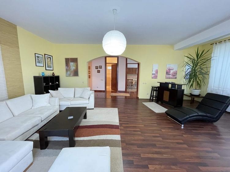 3 cam, 160mp,et.1,bloc privat, ultracentral - 1