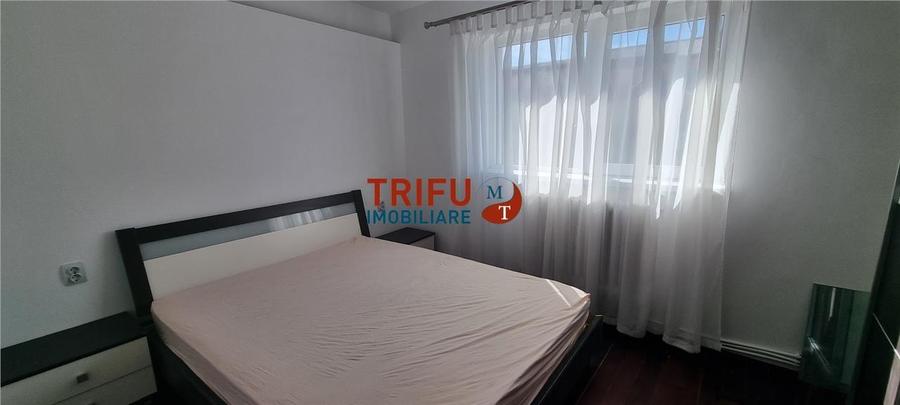 Apartament 3 camere de vanzare zona Piata etaj.3 - 4