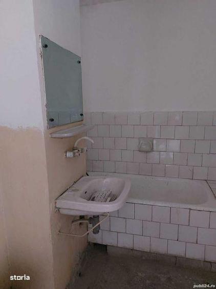 De vanzare apartament 3 camere Bals - 3