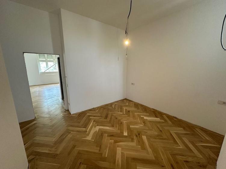 Apartament renovat în clădire istorică - are garaj - 12