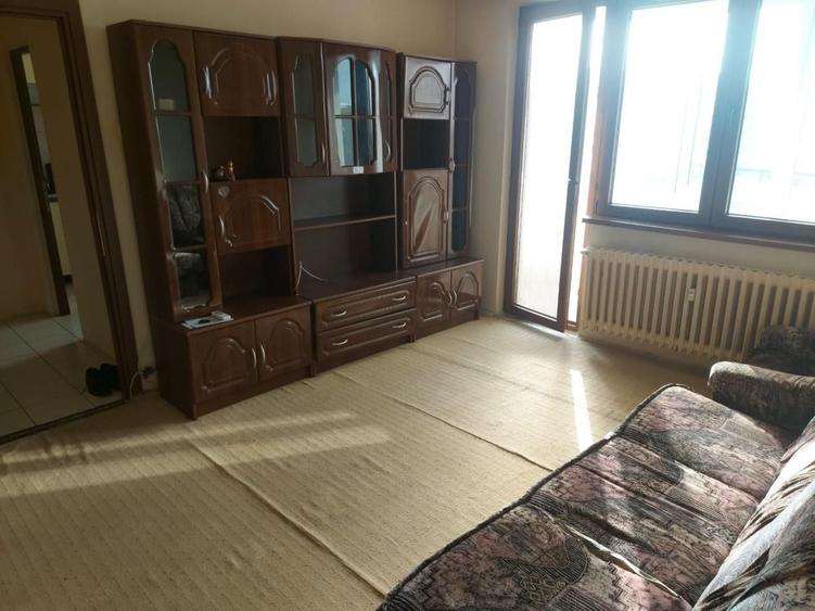 Apartament cu 2 camere semidecomandat, mobilat în Brâncoveanu