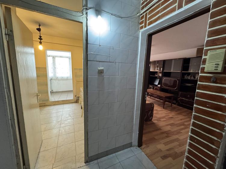 3 cam, 74 mp. decomandat, fara imbunatatiri, et.4, acoperis, Cuza Voda - 20