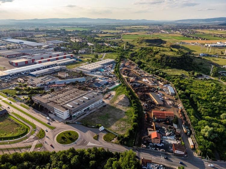 TEREN IN SENS GIRATORIU - 5