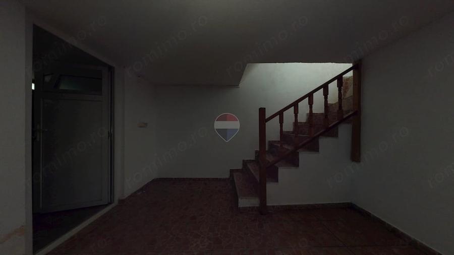 Apartament cu 3 camere semidecomandat în Florilor
