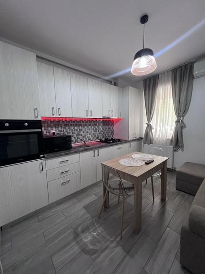 Garsonieră decomandată în Central