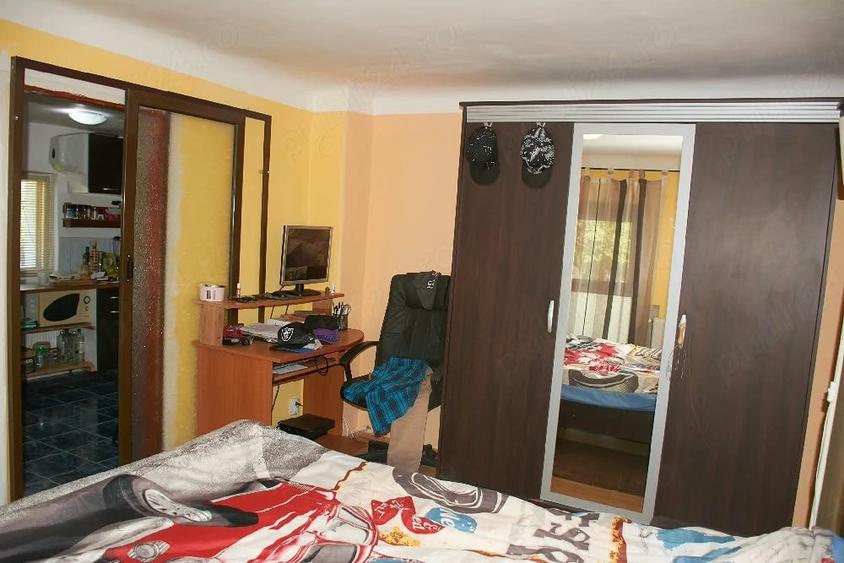 Casă cu 5 camere cu Teren 1100 Mp în Stoenești
