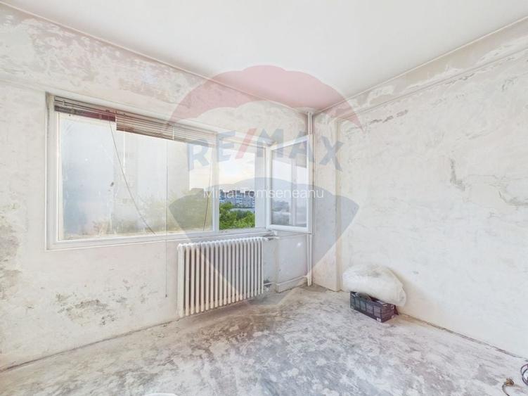 Apartament cu 3 camere in bloc reabilitat in zona Valea Ialomitei