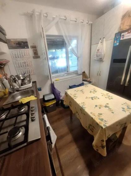 Km. 5 - Viile Noi, casa 4 camere, libera, pe colt - 2