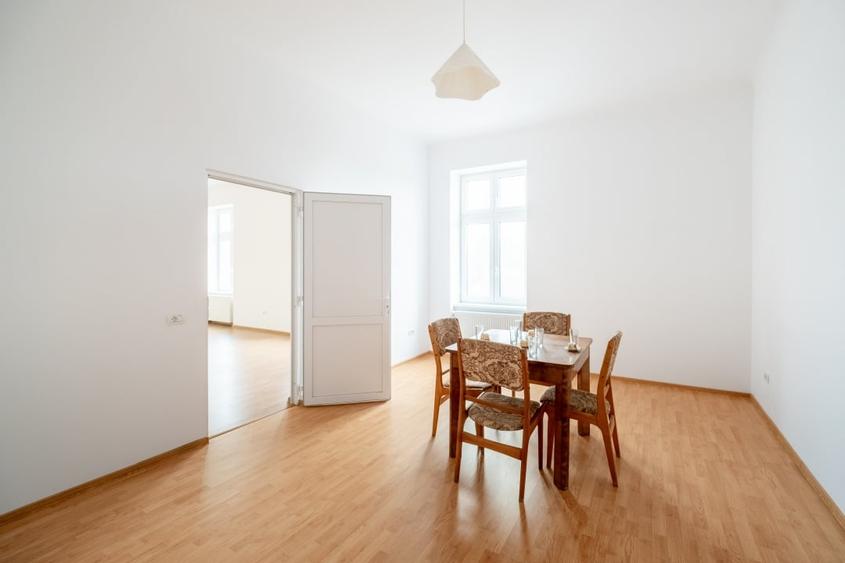 Apartament elegant în clădire cu arhitectură istorică - 1