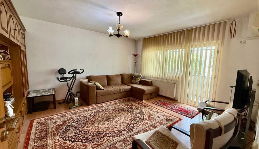 Vanzare Apartament 2 camere decomandat | 56 mp | Etaj 3/4 | Rahova zona linistita - 1