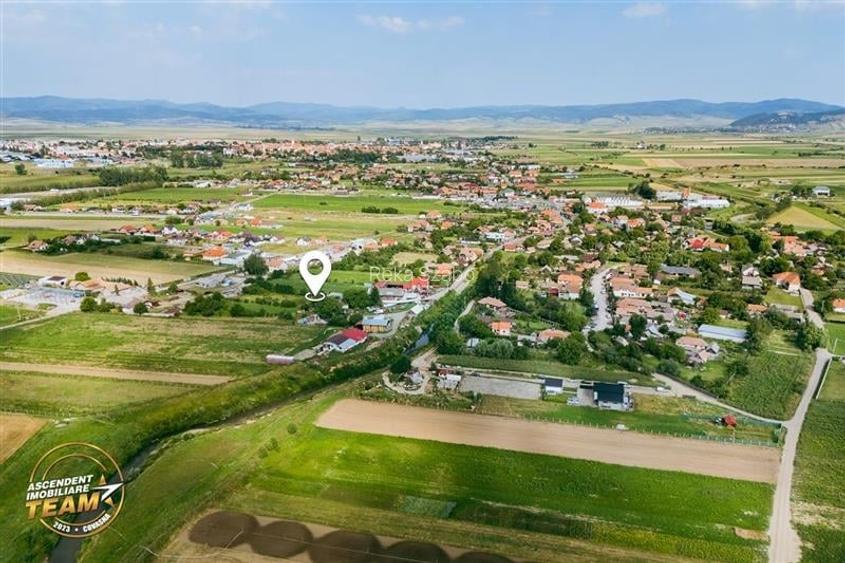 FILM! 2.200 mp, teren intravilan de vanzare in Targu-Secuiesc, Ruseni.