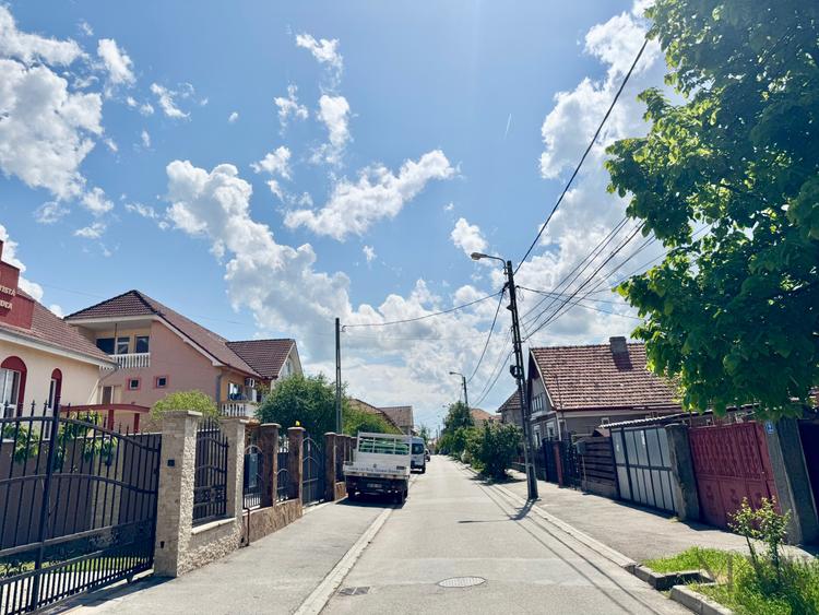 Casa de vanzare, curte comuna, zona Cal. Clujului - 2