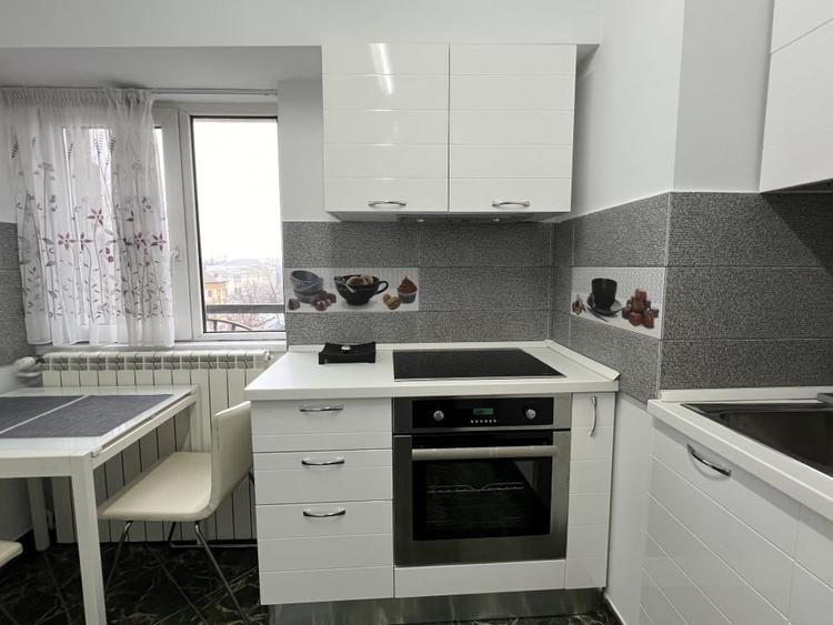 Inchiriere apartament 2 camere (Unirii) (Parcul Izvor). Priveliste superba. - 11