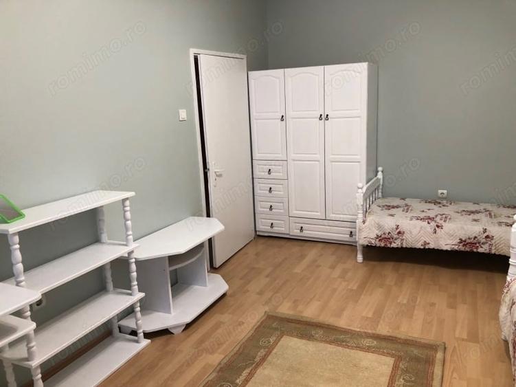 Apartament cu 3 camere decomandat în Medicină