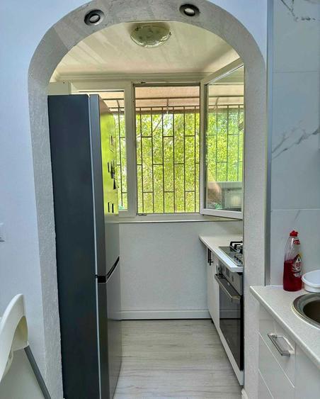 Vand apartament 3 camere Sector 3 metrou Nicoale Grigorescu/1 Decembrie - 8