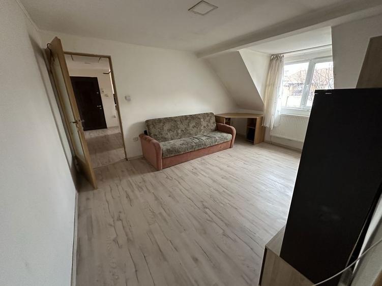 PROPRIETAR inchiriez apartament 2 camere - 1