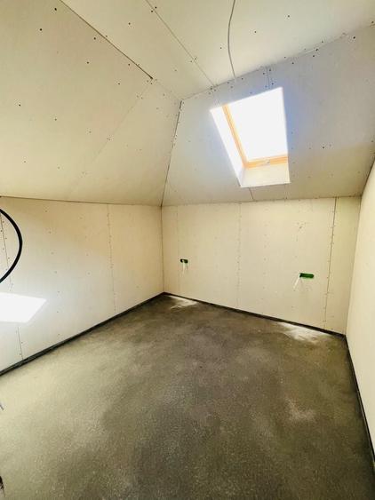 Casa noua ,  finisata cu 5 camere in localitatea Santandrei - 8