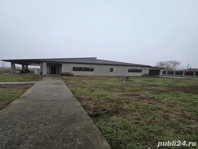 Casă cu 4 camere cu Teren 1700 Mp în Școlilor