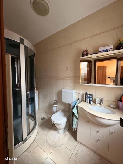 Casă cu 3 camere cu Teren 385 Mp în Central